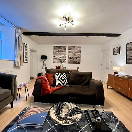 Superbly Located 2 Bedroom Luxury Apartment Bath Exteriér fotografie