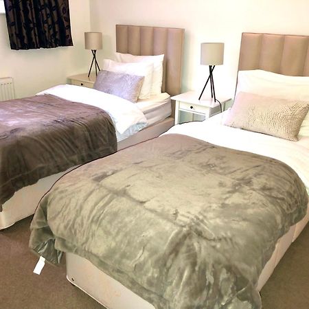 Superbly Located 2 Bedroom Luxury Apartment Bath Exteriér fotografie