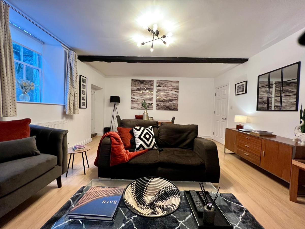 Superbly Located 2 Bedroom Luxury Apartment Bath Exteriér fotografie