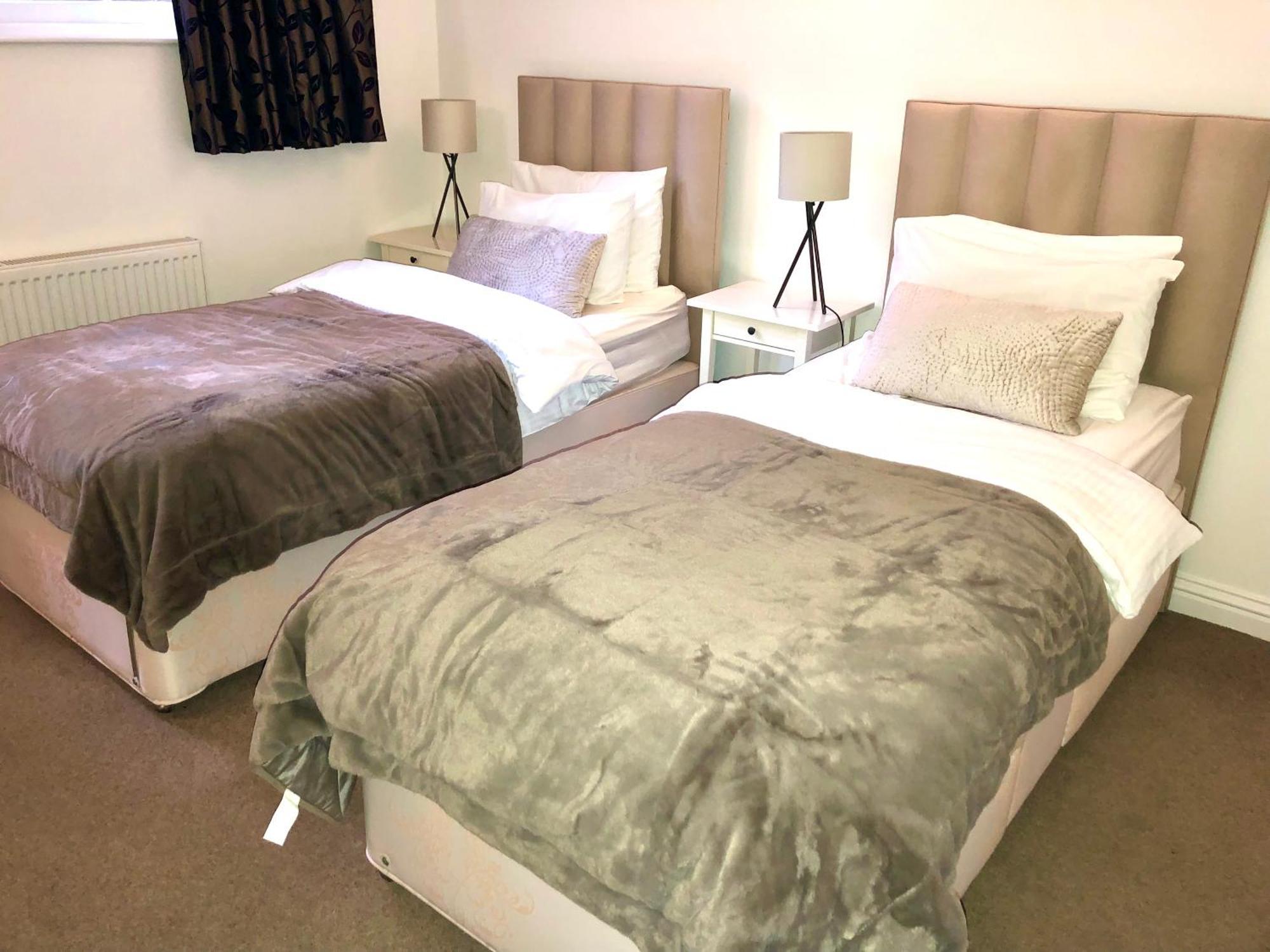 Superbly Located 2 Bedroom Luxury Apartment Bath Exteriér fotografie